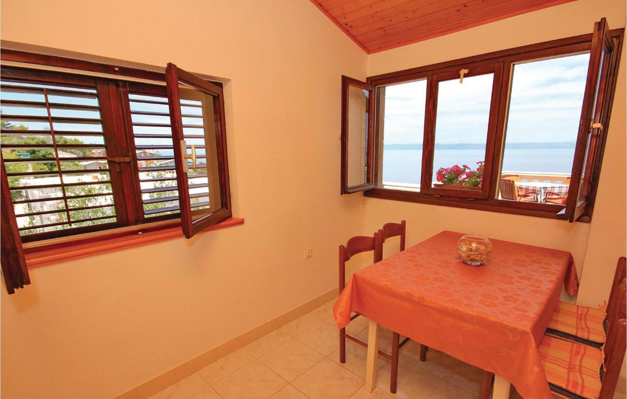 Gorgeous Apartment In Prigradica With Kitchen ภายนอก รูปภาพ