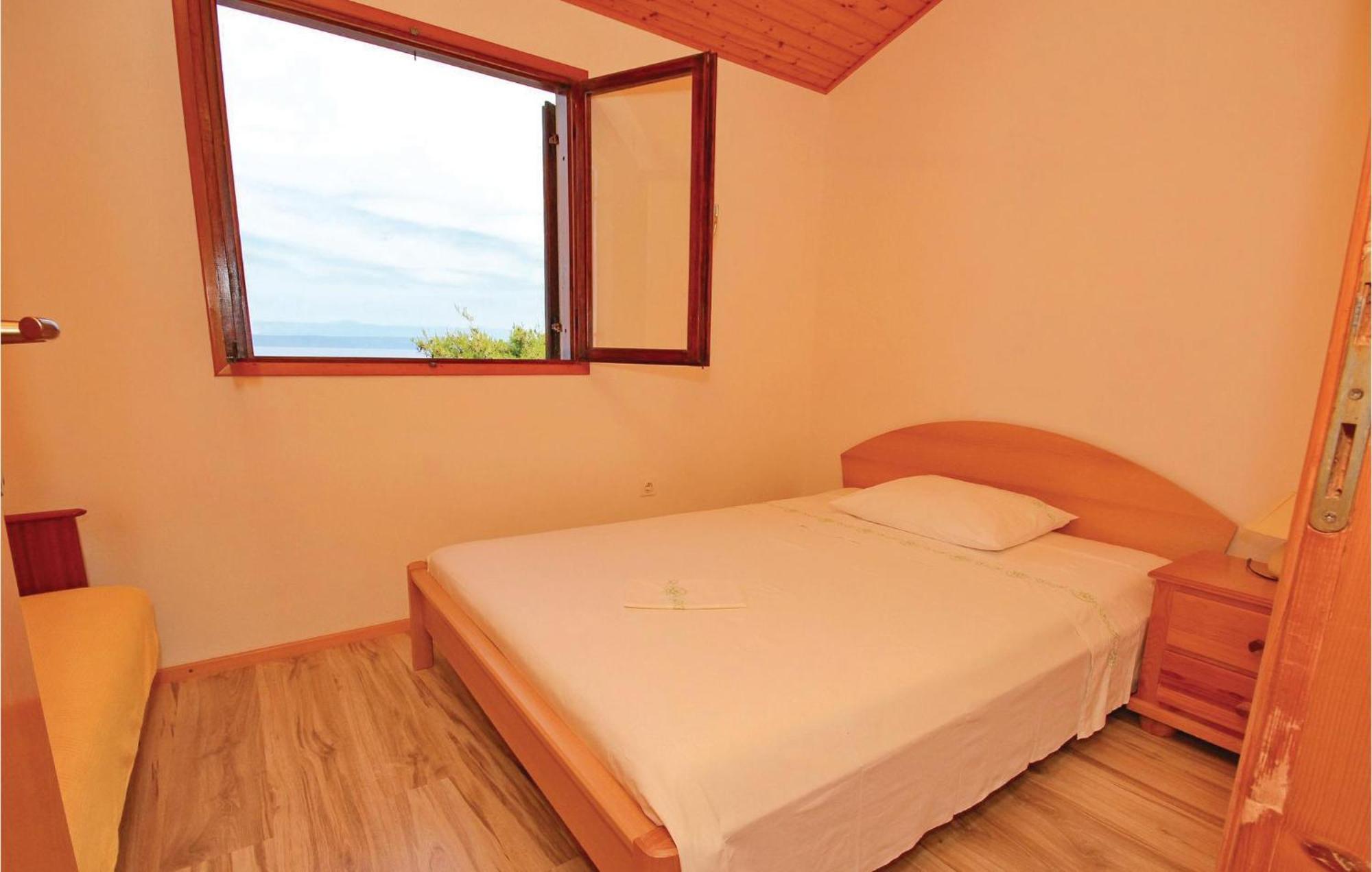 Gorgeous Apartment In Prigradica With Kitchen ภายนอก รูปภาพ
