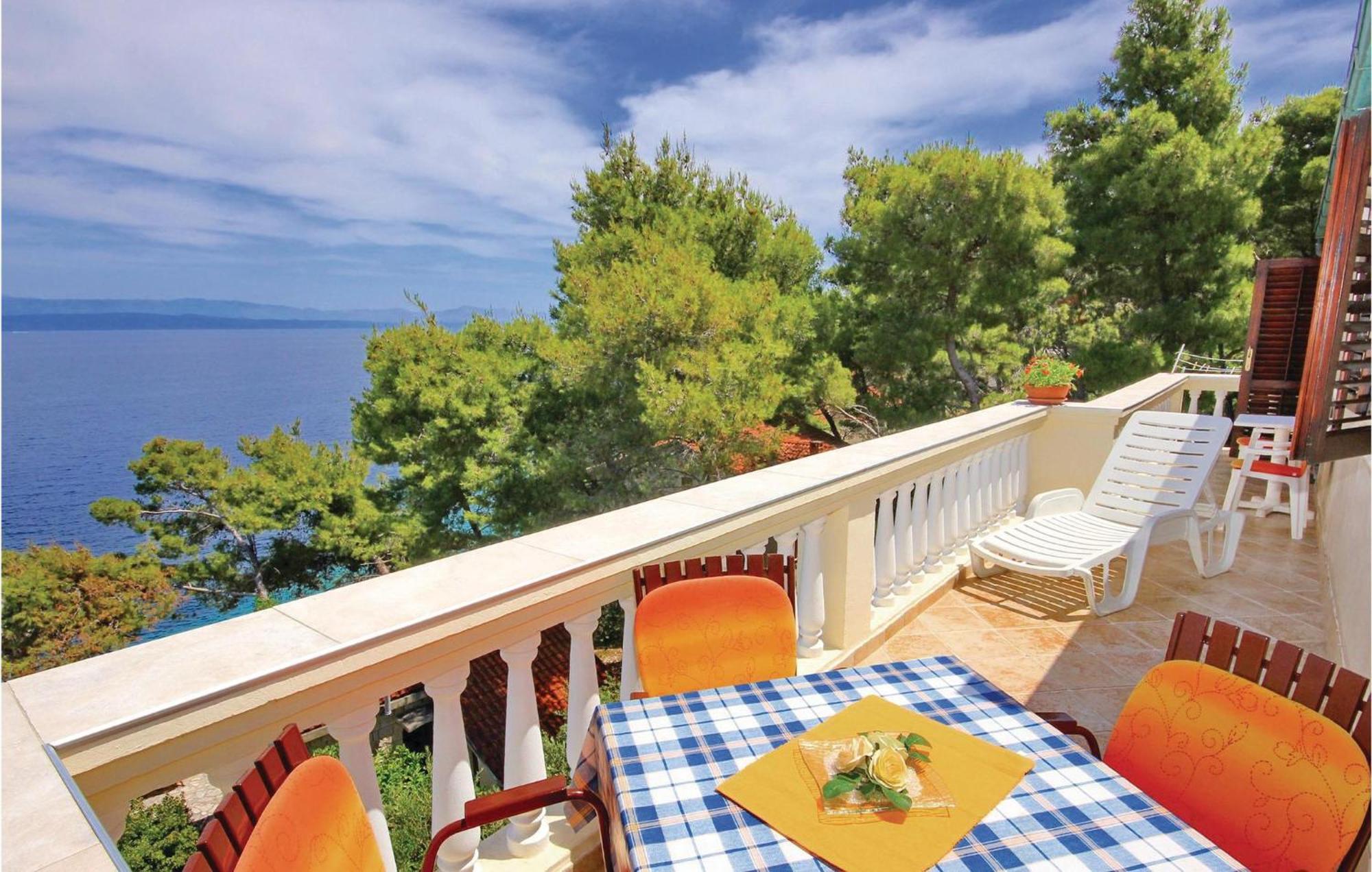 Gorgeous Apartment In Prigradica With Kitchen ภายนอก รูปภาพ