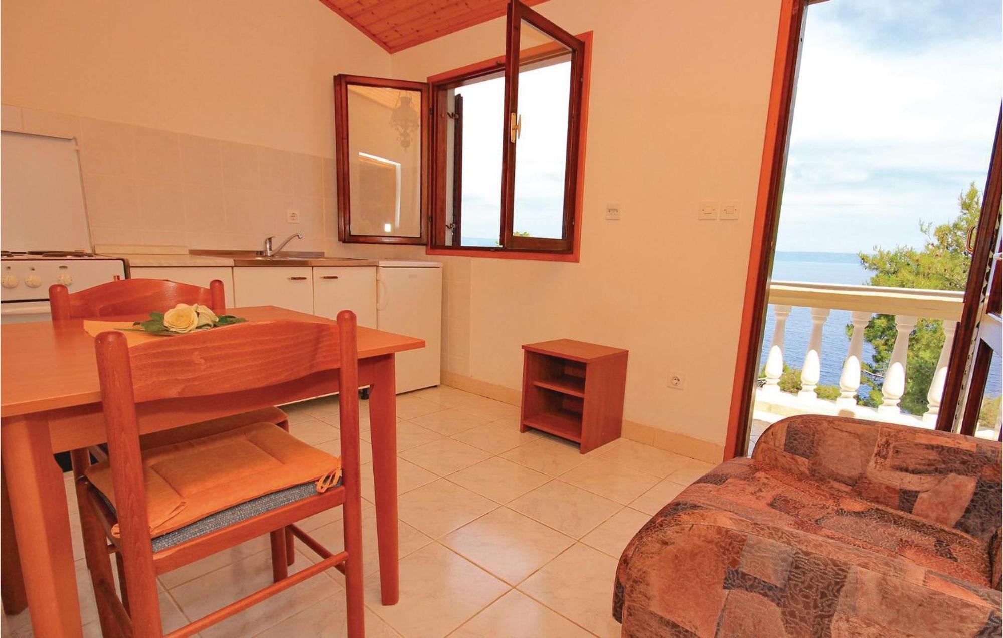 Gorgeous Apartment In Prigradica With Kitchen ภายนอก รูปภาพ
