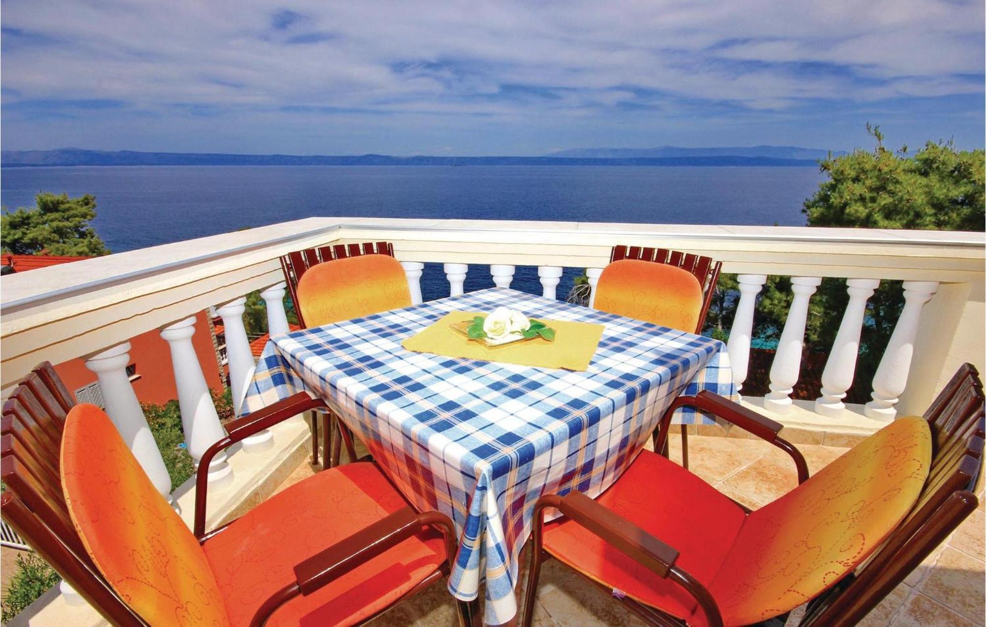 Gorgeous Apartment In Prigradica With Kitchen ภายนอก รูปภาพ